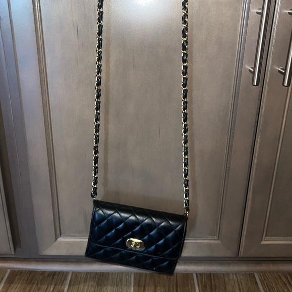 Walborg Handbags - Walborg handbag/ purse with chain strap